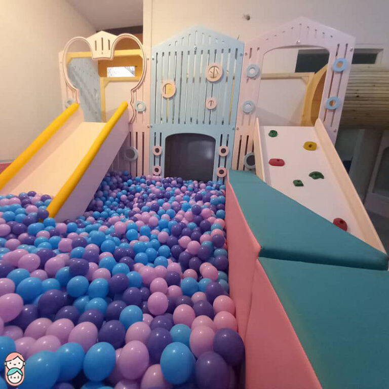 خانه کودک دو زبانه سرزمین من و مامان