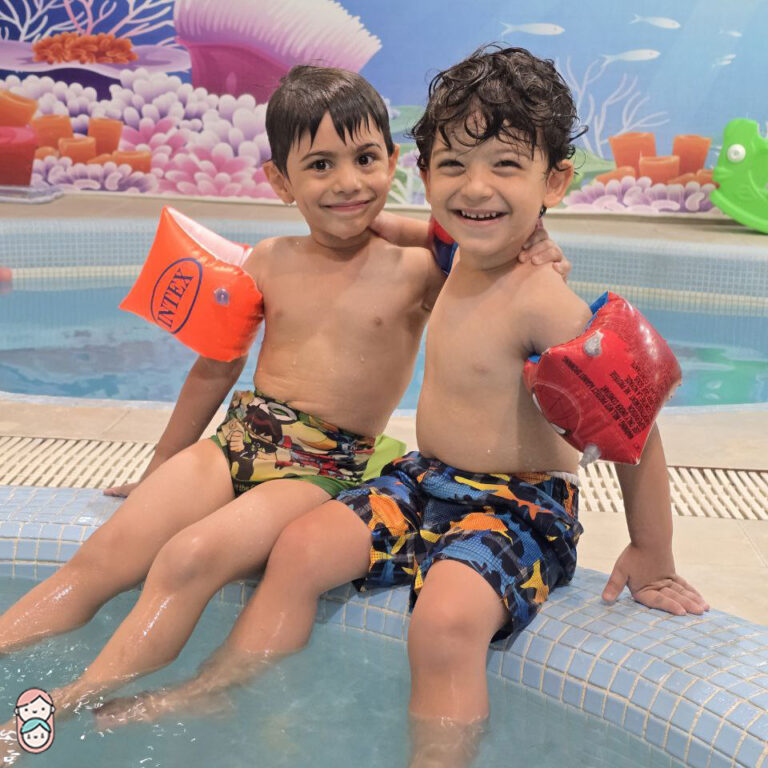 آموزش شنا مادر و کودک