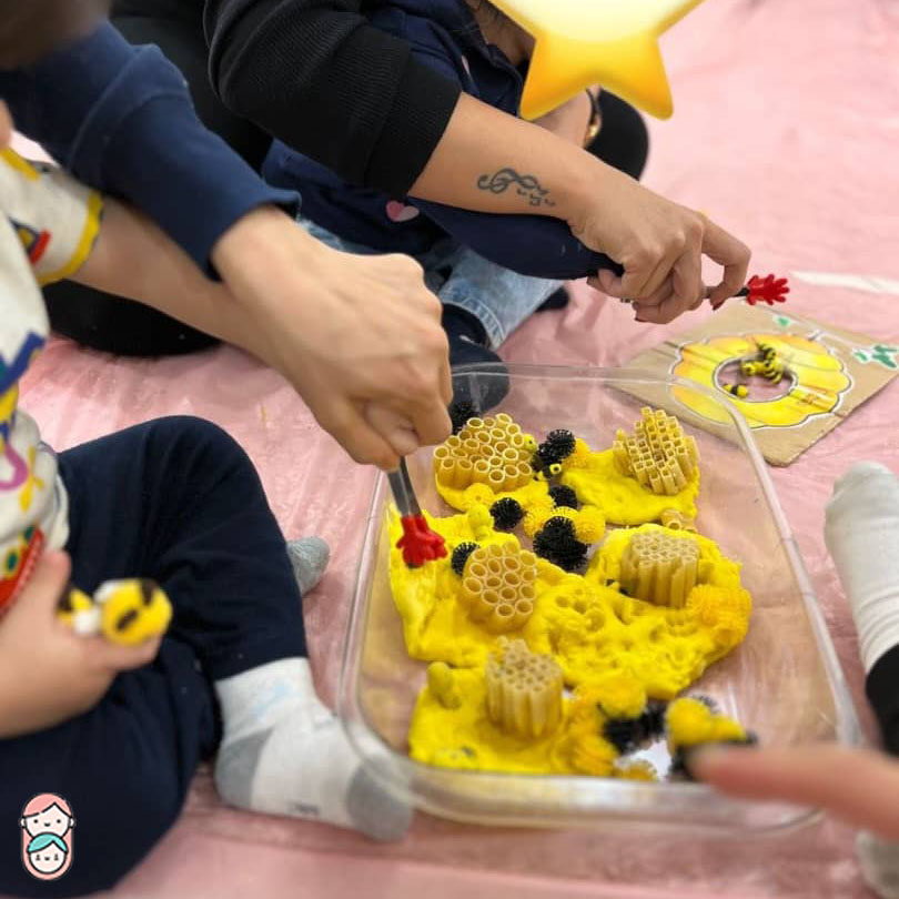 کارگاه مادر و کودک هنر و خلاقیت