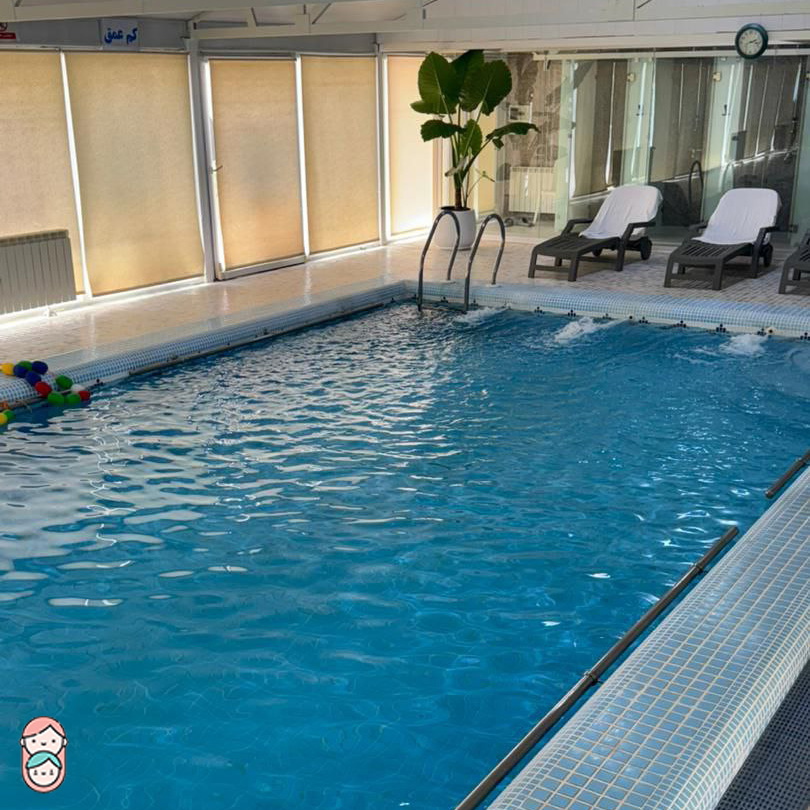 ویژه برنامه پایان سال در استخر